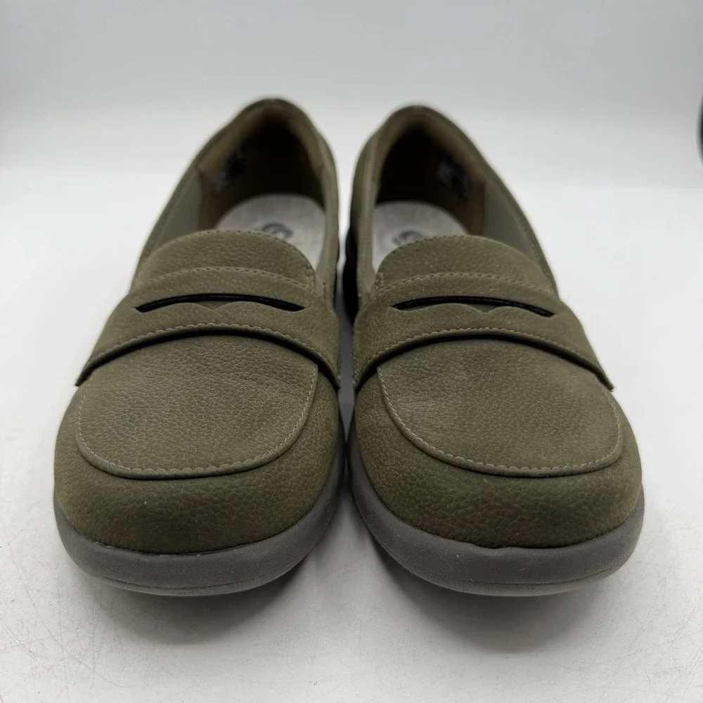 Clarks Cloudsteppers Penny Loafers Women Sz 7 M Olive Green Slip On Comfort Shoe